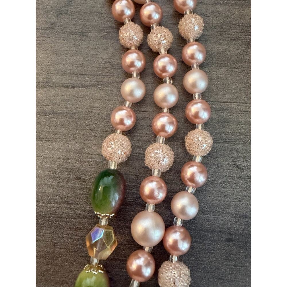 Vintage Triple Strand Beaded necklace #670 signed Japan pink green gold tone - Picture 7 of 11